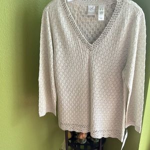 💖Emma James shimmery white v neck sweater with silver beads and long sleeves
